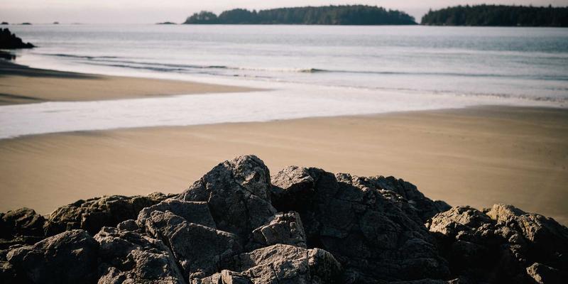 破局能耗困局:广东金鹰节能在半导体超净环境中的精密空调与节能平衡之道