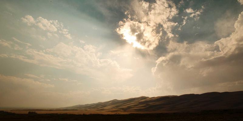 绿色算力新引擎：广东金鹰节能在5G基站与边缘计算节点的冷却节能创新应用